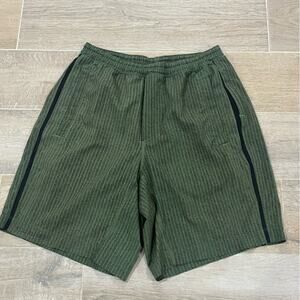 Lululemon Green Pace Breaker men’s shorts w/ liner, green/black